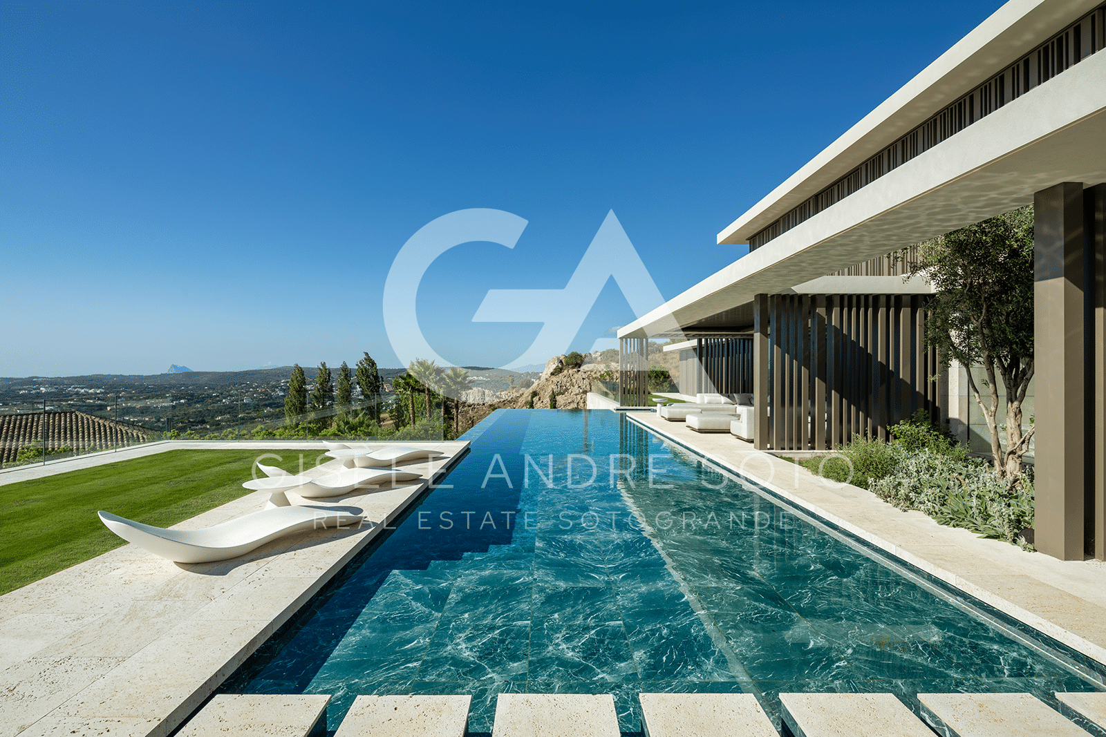 Villa Watchtower La Reserva Sotogrande